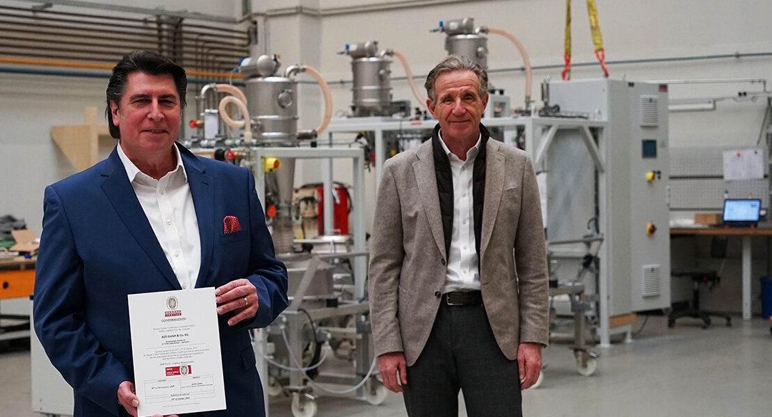 Klaus Bachmann, Compliance Officer / Export Control Officer AZO (links) und Rainer Zimmermann, CEO Geschäftsführender Gesellschafter AZO (rechts) SMETA - Gemeinsame Standards für eine erfolgreiche Zusammenarbeit